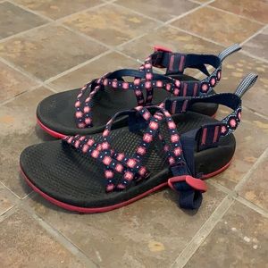 girls chacos
